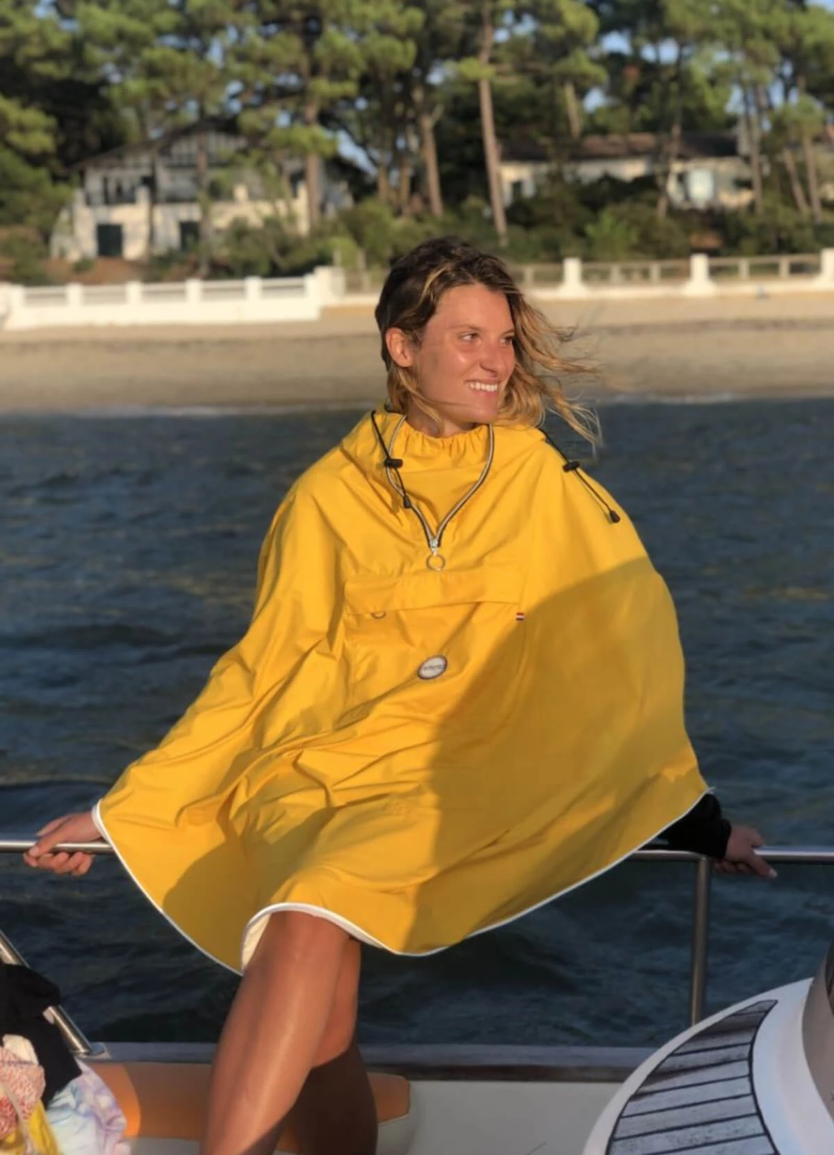 Cape De Pluie Vélo - Le Temps Des Grenouilles 4 Cape De Pluie Vélo - Le Temps Des Grenouilles – Image 2