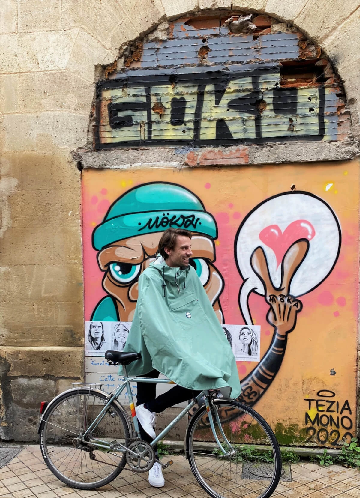 Cape De Pluie Vélo - Le Temps Des Grenouilles 10 Cape De Pluie Vélo - Le Temps Des Grenouilles – Image 8