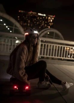 Casque Lumineux MIPS Pour Cycliste Urbain - Nutcase 29 Casque Lumineux MIPS Pour Cycliste Urbain - Nutcase -Jesuis à Vélo Soldes casque lumineux mips pour cycliste urbain nutcase 7