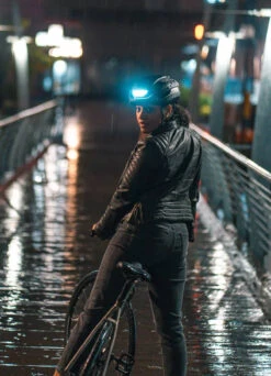 Casque Vélo Lumineux Avec Clignotants Et MIPS - Lumos 15 Casque Vélo Lumineux Avec Clignotants Et MIPS - Lumos -Jesuis à Vélo Soldes casque velo lumineux avec clignotants et mips lumos 3