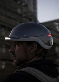 Casque Vélo Lumineux Avec Clignotants - Overade 26 Casque Vélo Lumineux Avec Clignotants - Overade -Jesuis à Vélo Soldes casque velo lumineux avec clignotants overade 10