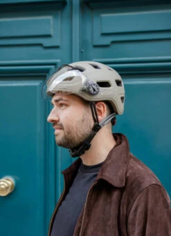 Casque Vélo Quartz Visor Led USB - Cairn 16 Casque Vélo Quartz Visor Led USB - Cairn -Jesuis à Vélo Soldes casque velo quartz visor led usb cairn 4