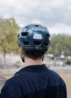 Casque Vélo Urbain Léger Et Aéré Avec LED - CAIRN -Jesuis à Vélo Soldes casque velo urbain leger et aere avec led cairn 6