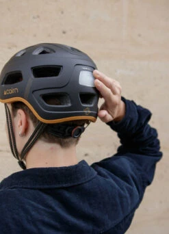 Casque Vélo Urbain Léger Et Aéré Avec LED - CAIRN -Jesuis à Vélo Soldes casque velo urbain leger et aere avec led cairn 9