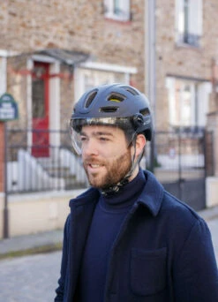 Casque Vélo Visière Avec LED Et MIPS - Cairn -Jesuis à Vélo Soldes casque velo visiere avec led et mips cairn 4
