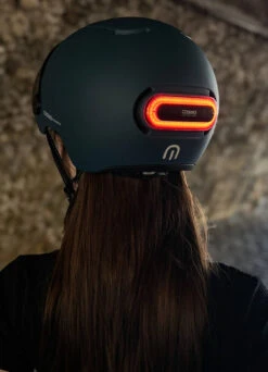 Casque Vélo Visière Et Clignotants - Cosmo -Jesuis à Vélo Soldes casque velo visiere et clignotants cosmo 19