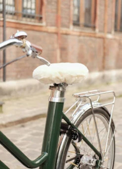 Couvre Selle Vélo Mouton - AGU -Jesuis à Vélo Soldes couvre selle velo mouton agu 1