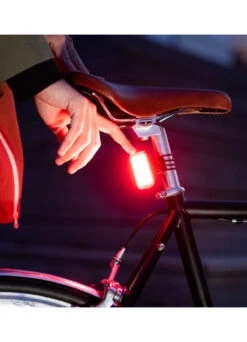 Éclairage Arrière Aimanté 40 Lum - Shapeheart 10 Éclairage Arrière Aimanté 40 Lum - Shapeheart -Jesuis à Vélo Soldes eclairage arriere aimante 40 lum shapeheart 2