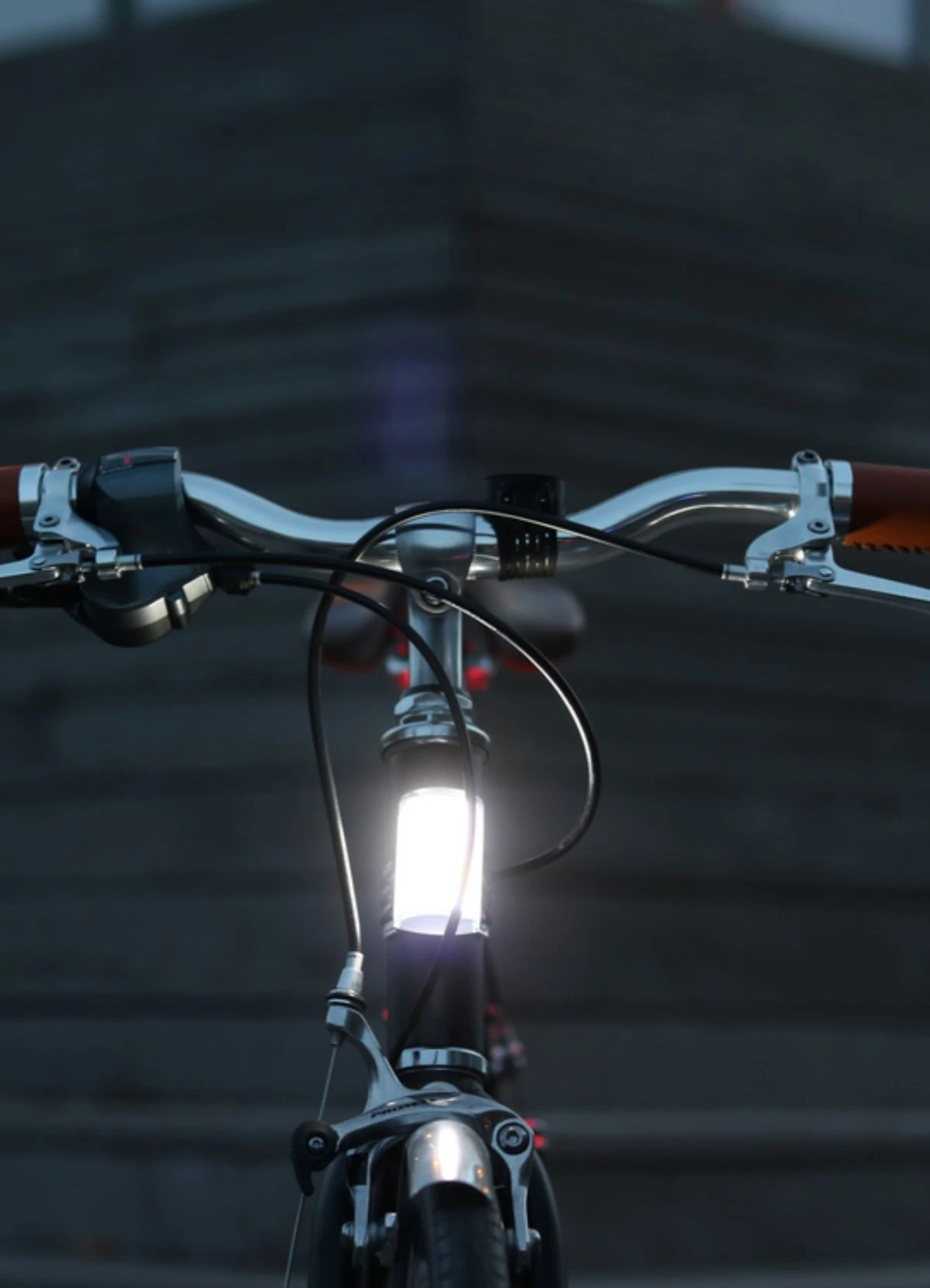 Éclairage Avant Aimanté 160Lum - Shapeheart 4 Éclairage Avant Aimanté 160Lum - Shapeheart – Image 2