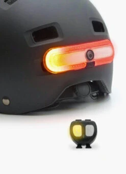 Eclairage Clignotant Universel Tout Casque - Overade -Jesuis à Vélo Soldes eclairage clignotant universel tout casque overade 4