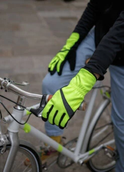 Gants D'hiver Vélo Imperméables Et Fluos - Sealskinz 17 Gants D'hiver Vélo Imperméables Et Fluos - Sealskinz -Jesuis à Vélo Soldes gants d hiver velo impermeables et fluos sealskinz 3