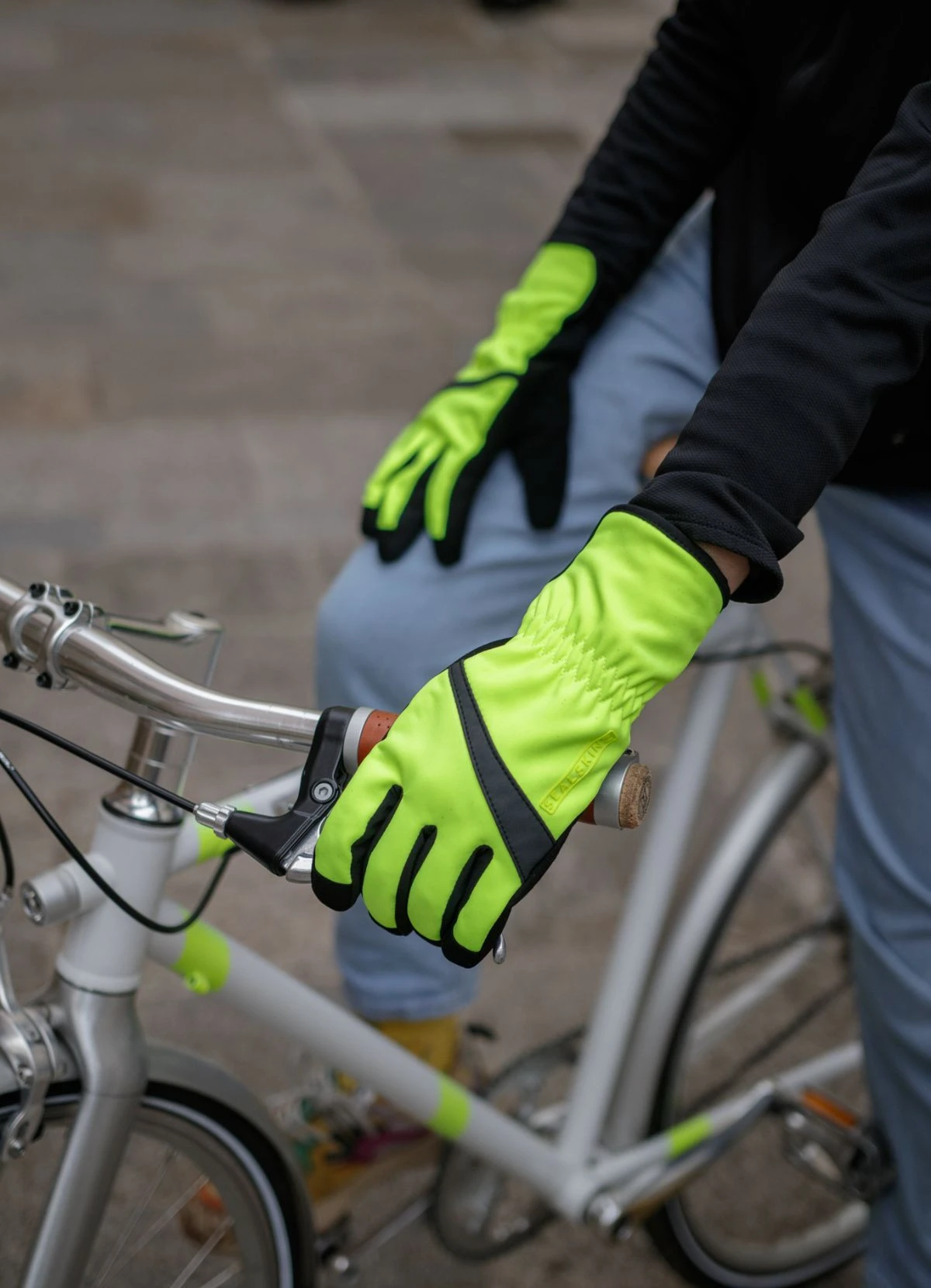 Gants D'hiver Vélo Imperméables Et Fluos - Sealskinz 6 Gants D'hiver Vélo Imperméables Et Fluos - Sealskinz – Image 4