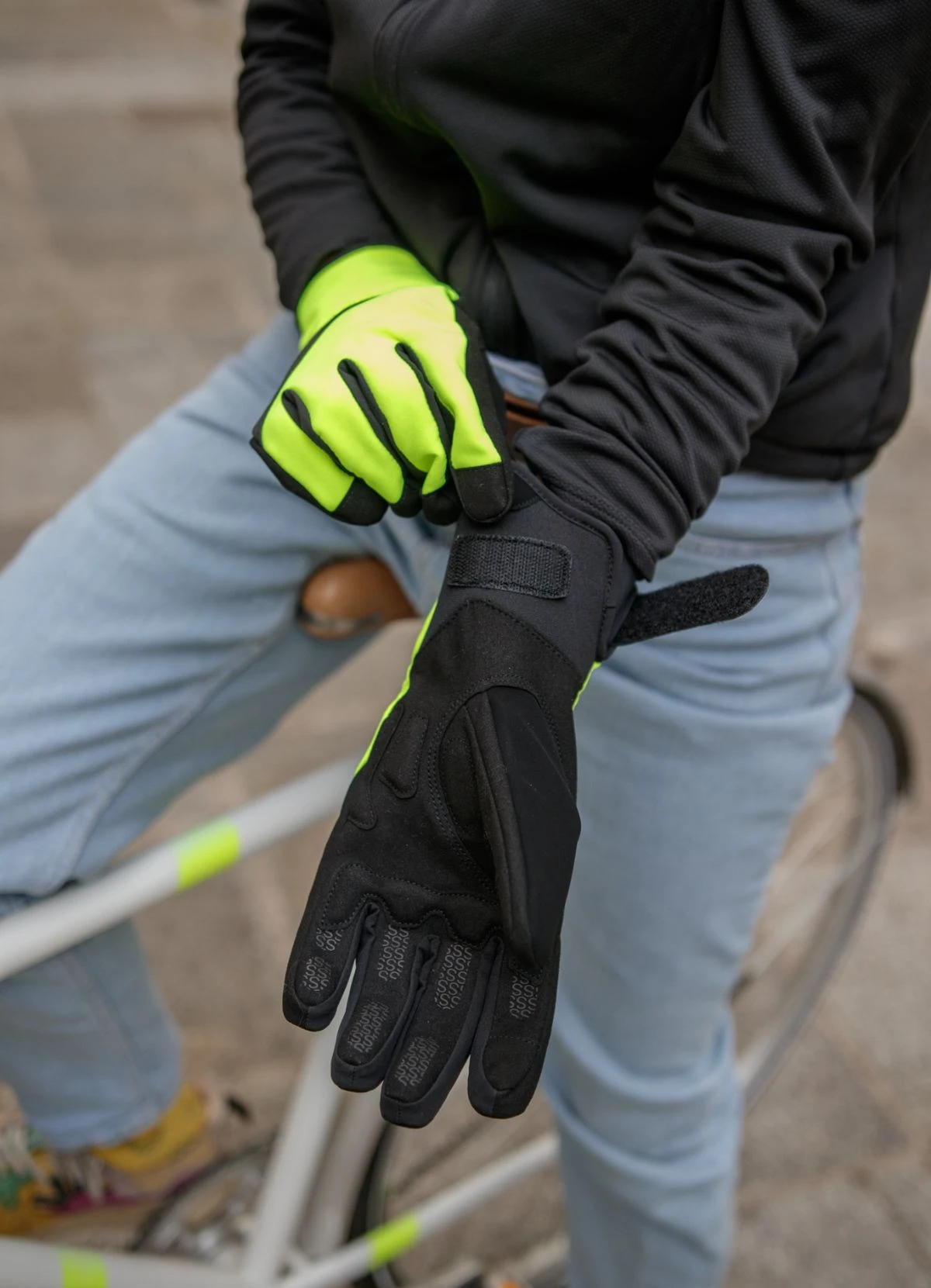 Gants D'hiver Vélo Imperméables Et Fluos - Sealskinz 9 Gants D'hiver Vélo Imperméables Et Fluos - Sealskinz – Image 7