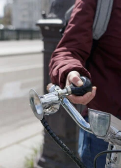 Klaxon Vélo Trompette - Kikkerland -Jesuis à Vélo Soldes klaxon velo trompette kikkerland 4