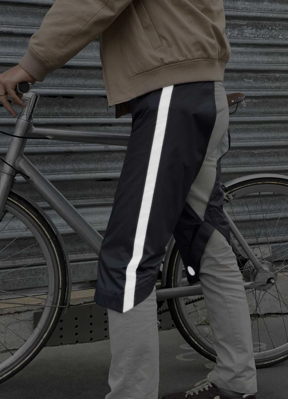 Pantalon De Pluie Cycliste Urbain - Rainette 4 Pantalon De Pluie Cycliste Urbain - Rainette – Image 2