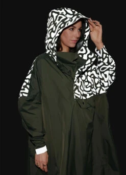 Poncho De Pluie Réfléchissant Romea - Urban Circus -Jesuis à Vélo Soldes poncho de pluie reflechissant romea urban circus 9