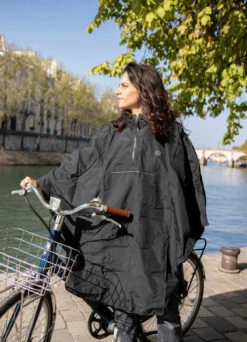 Poncho De Pluie Vélo - AGU 20 Poncho De Pluie Vélo - AGU -Jesuis à Vélo Soldes poncho de pluie velo agu 2