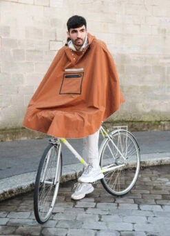 Poncho Vélo Urbain - The People's Poncho 38 Poncho Vélo Urbain - The People's Poncho -Jesuis à Vélo Soldes poncho velo urbain the people s poncho 16