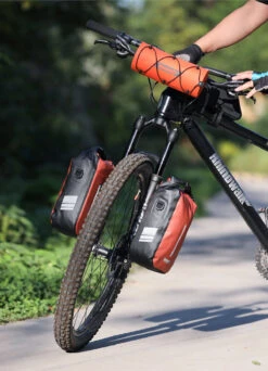 Sacoche Guidon Imperméable 2,4L - Rhino -Jesuis à Vélo Soldes sacoche guidon impermeable 24l rhino 9