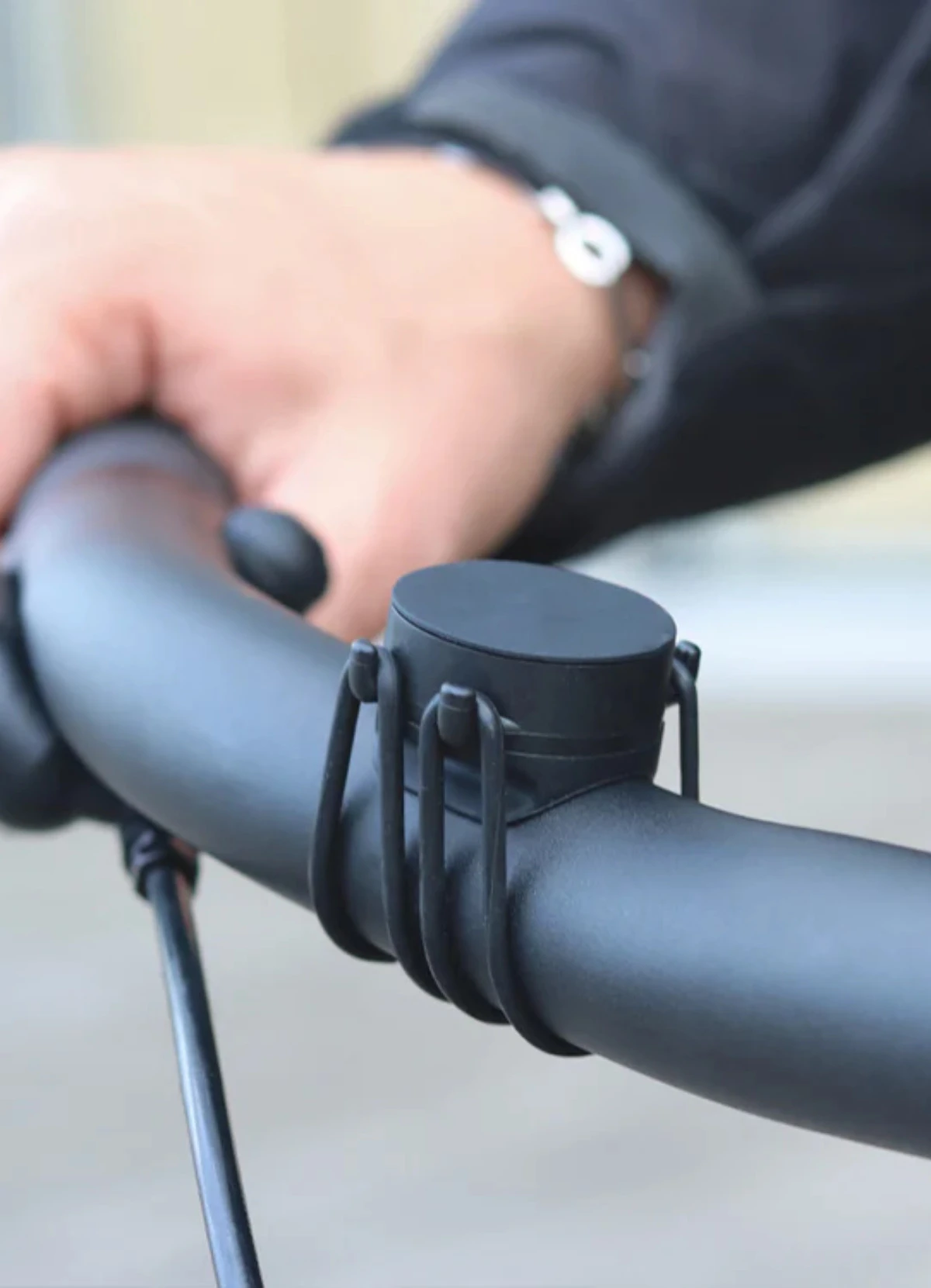 Support Smartphone Vélo Aimanté Sans Pochette - Shapeheart 4 Support Smartphone Vélo Aimanté Sans Pochette - Shapeheart – Image 2