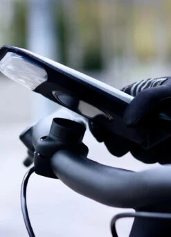 Support Téléphone Vélo Vissé Avec Pochette - Shapeheart